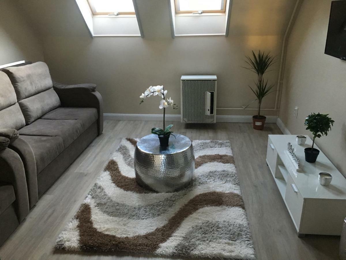 埃格尔Glamour Apartman公寓 外观 照片