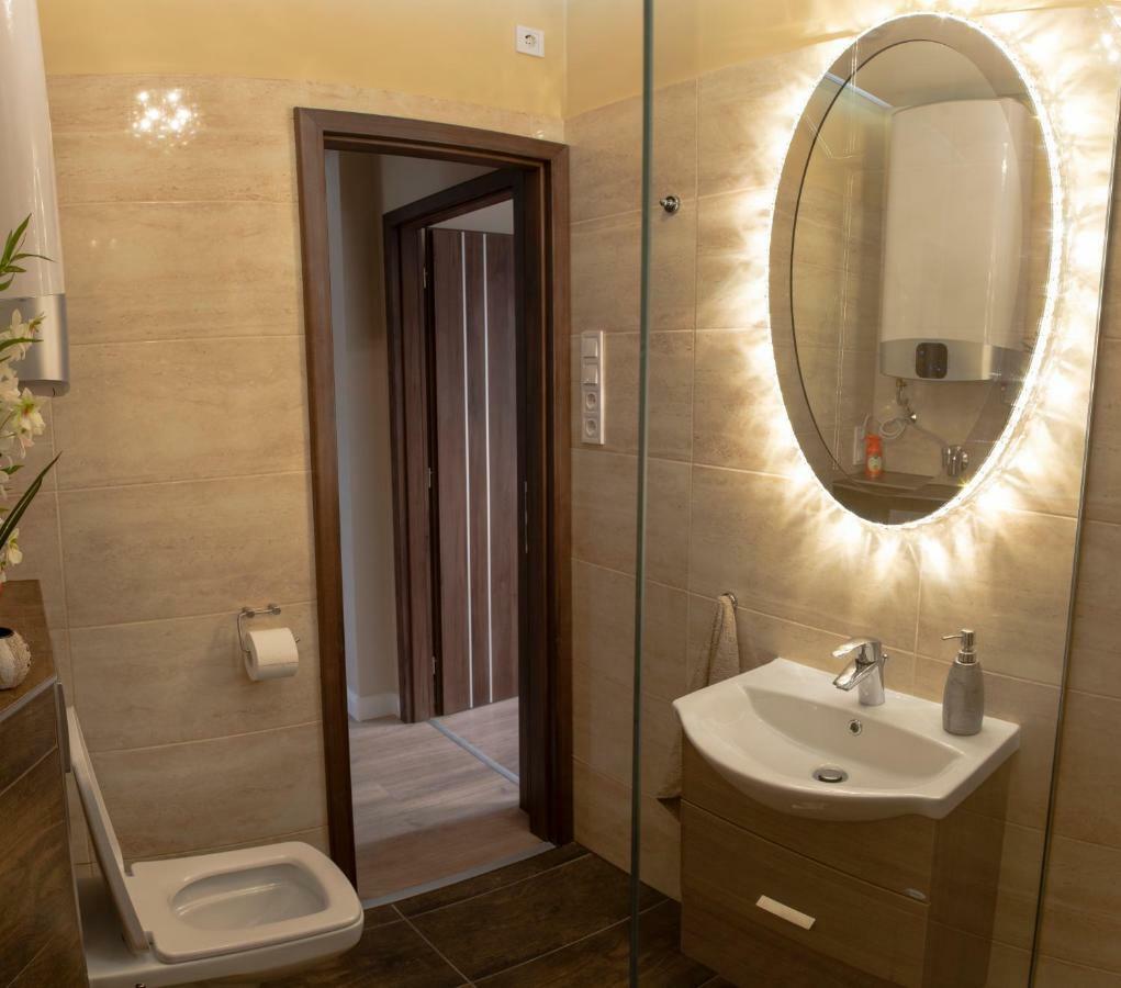埃格尔Glamour Apartman公寓 外观 照片